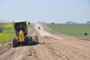 El gobierno invierte en infraestructura vial.