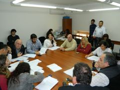 No descartan convocar a funcionarios de Salud para profundizar el debate.