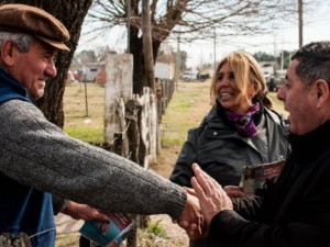 El precandidato a senador estuvo en Nogoyá. 
