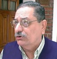 Jubilados de Paraná piden a los gremios estatales que negocien una suba salarial.