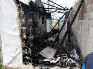 El fuego se habría iniciado por un cortocircuito.