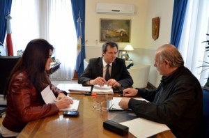 Reunión de Bahl con la diputada Monjo y el senador Ghirardi.