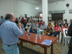 Busti convocó a trabajar con compromiso para las elecciones del 27 de octubre.