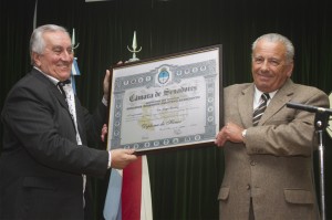 Se reconoció al cantautor entrerriano