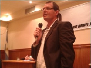 El entrerriano presidirá la Asociación de Radios Universitarias