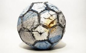 A las 21, la V Azulada recibe a Atlético Paraná por la Zona 8.