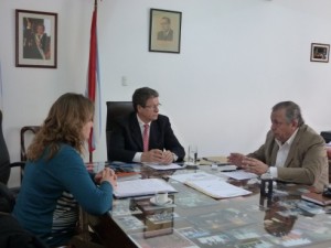 Provincia y municipio trabajan por una mejor infraestructura en Salud.