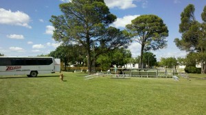 Preparan el montaje del escenario