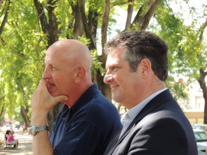 El legislador llevó el saludo del Partido Socialista.