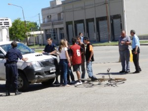 El accidente fue protagonizado por una camioneta y una bicleta 