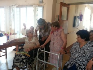 Cremer visitó el Hogar San Vicente de Paul