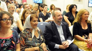 Los canales deberán incluir fecha y lugar de las imágenes informativas.