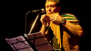 Alfredo Arce ofrece sortilegios sonoros y relatos.