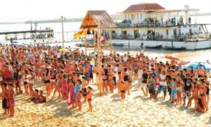 Llegan visitantes de todas las provincias.