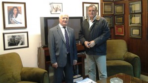 El ministro García acercó la propuesta al director de Vialidad Nacional.