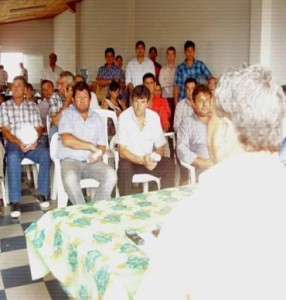 Rubricaron un acuerdo entre los 13 representantes.