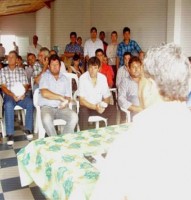 Rubricaron un acuerdo entre los 13 representantes.