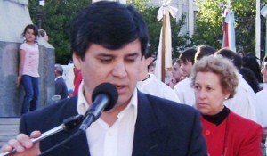 El ex director de LT 14 es el candidato del gobierno.