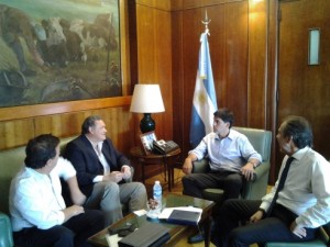 Audiencia entre funcionarios nacionales y provinciales.