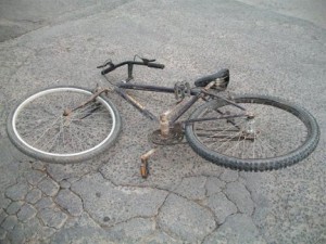 Colisionó con una motocicleta.