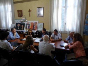 Diagraman un acuerdo de precios para el sector de la construcción.