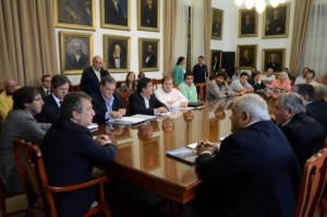 Fructuoso diálogo con el sector transportista.