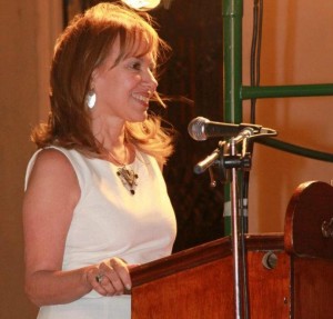 Lo dijo en una reunión ante funcionarios municipales y un grupo de allegados.