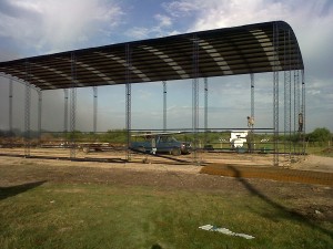 Se colocó el techo al futuro galpón clasificador de residuos