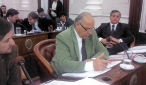 Había firmado un documento apoyando la candidatura de Fuertes.