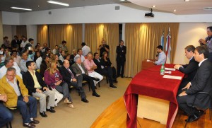 “Los problemas que vivimos hoy en Argentina se debe a desaciertos y a políticas económicas equivocadas”.