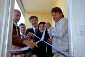 Se entregaron viviendas a 10 familias.