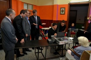 equipos digitales móviles para que personas con discapacidad o ancianos