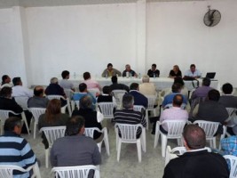 Permite la libertad de acción a los municipales.