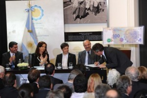 Urribarri firmó un acuerdo.