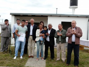 Entrega de viviendas en Villa Dominguez 