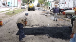Vialidad Provincial desembarcó en Paraná para el arreglo de calles.