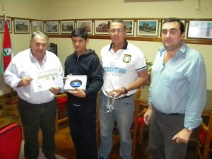 El joven patinador fue recibido por el Intendente de Viale