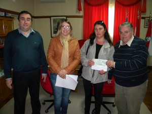Acto de entrega de aportes economicos 