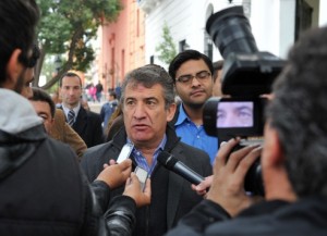 El frente de crecida estaría llegando en 10 días.