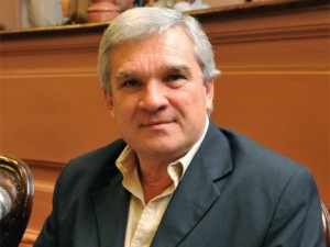 El fiscal incautó diversos soportes electrónicos. 