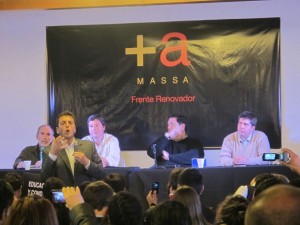 Massa y Zavallo junto a jóvenes de todo el país