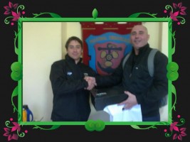 Entrega de zapatillas en el Sindicato de Dragado y Balizamiento