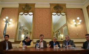 Para estimular el desarrollo la economía regional.