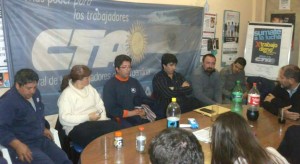 Se reunió con trabajadores 