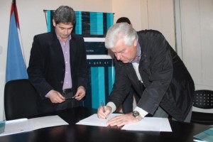 El Ministerio de Trabajo y la UOM firmaron un convenio de cooperación para la instalación.
