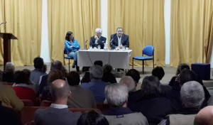 “Los candidatos a presidente que no hablen de esto, es porque tienen compromiso con las empresas”, dijeron.