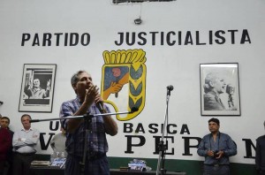 "69 años después el peronismo sigue vigente e intacto", dijo.