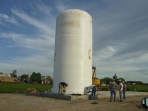 Colocarán un tanque de 100.000 litros y el depósito referido.