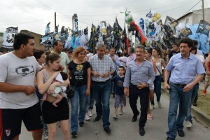 Urribarri recorrió Avellaneda