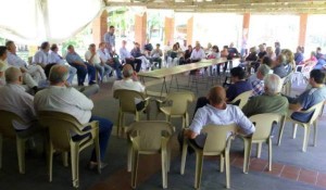 Lamentan no haberlo expulsado de la UCR cuando pudieron.